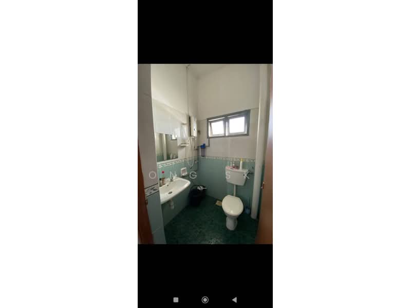 Pangsapuri untuk Dijual di Keranji Apartments - Ong SK - Bathroom - PropertyGuru.com.my