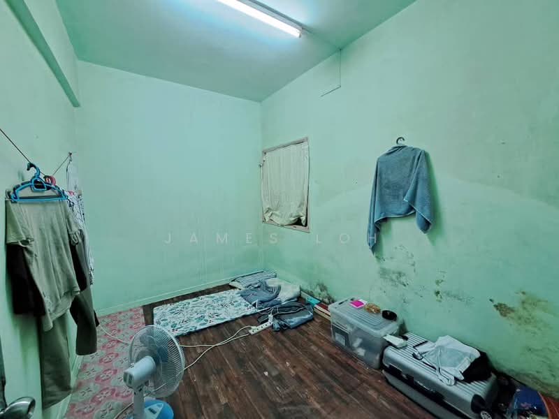Kedai / Pejabat untuk Dijual di Pusat Bandar Puchong (Puchong) - James Loh - Bedroom - PropertyGuru.com.my