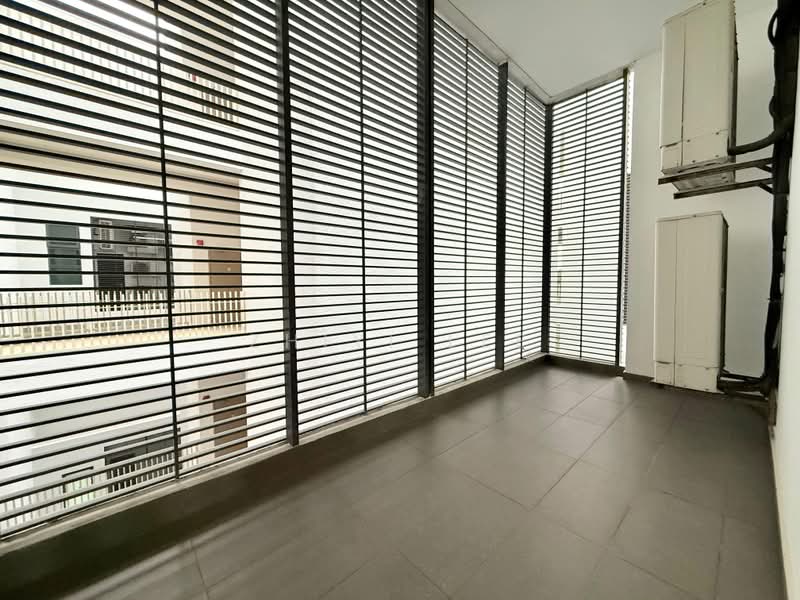 Apartment for Sale at Molek Pine 4 - Zhiyi Lee - Yard - PropertyGuru.com.my