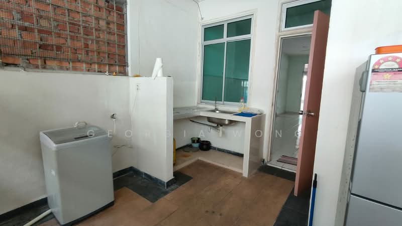 2-storey Terraced House for Sale in Bandar Saujana Putra (Tanjong Duabelas) - Georgia Wong - Kitchen - PropertyGuru.com.my