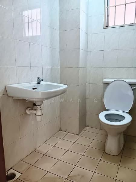 Service Residence for Sale at Brunsfield Riverview - Shazwan CH - Bathroom - PropertyGuru.com.my