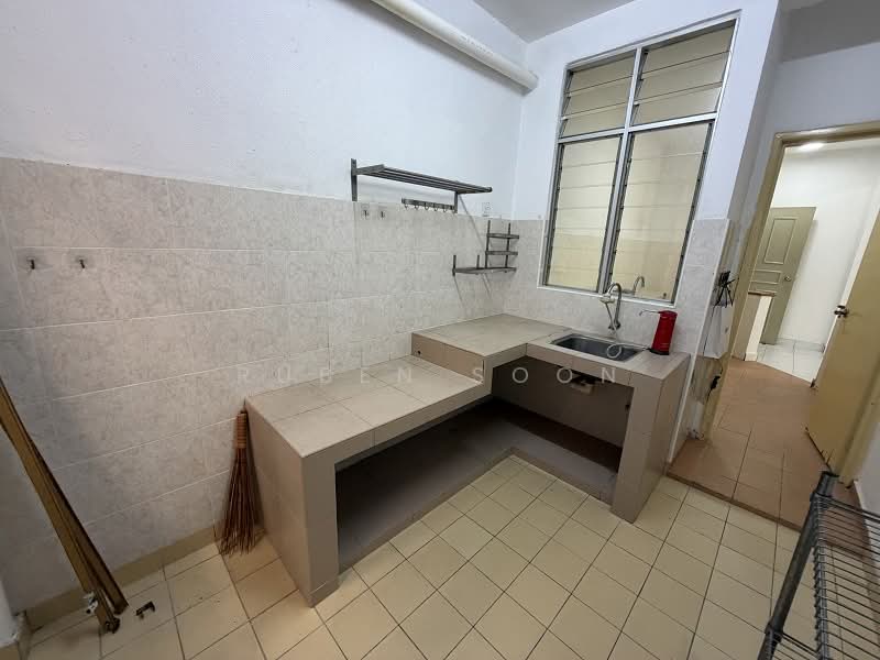 Apartment for Sale at D'shire Villa - RUBEN SOON - Kitchen - PropertyGuru.com.my