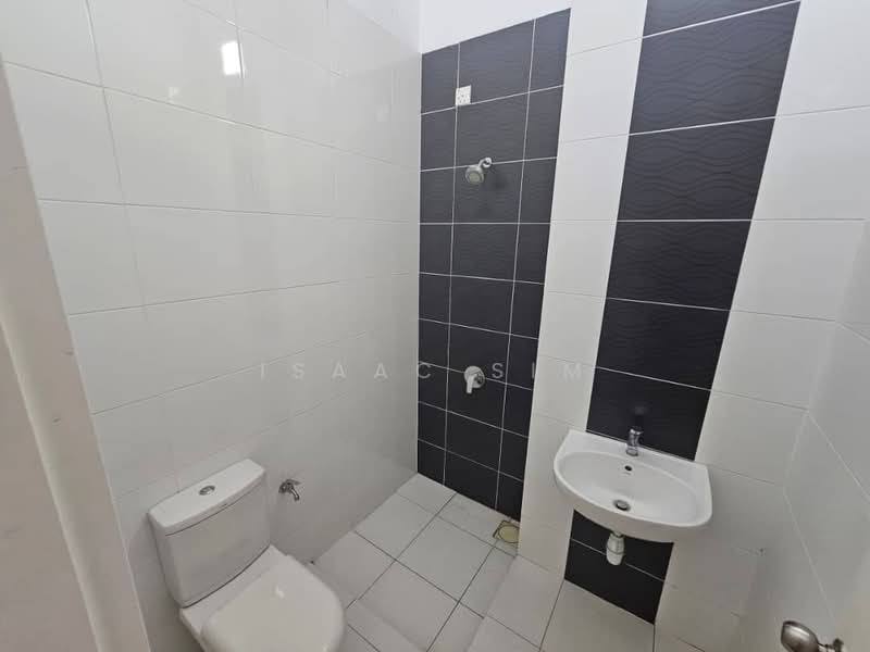 2-storey Terraced House for Sale in Eco Majestic (Semenyih) - Isaac Sim - Bathroom - PropertyGuru.com.my