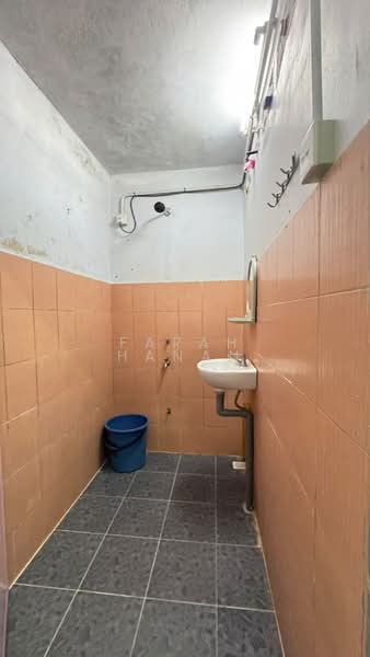 Semi-Detached House for Rent in Kuantan (Pahang) - Farah Hanan - Bathroom - PropertyGuru.com.my