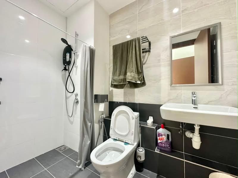 Service Residence for Rent at Wave @ Marina Cove - Stephanie Yap - Bathroom - PropertyGuru.com.my
