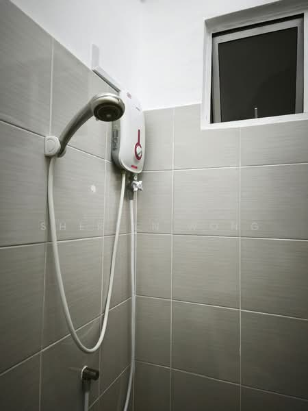 Pangsapuri untuk Disewa di Seri Molek Perdana - Shereen Wong - Bathroom - PropertyGuru.com.my