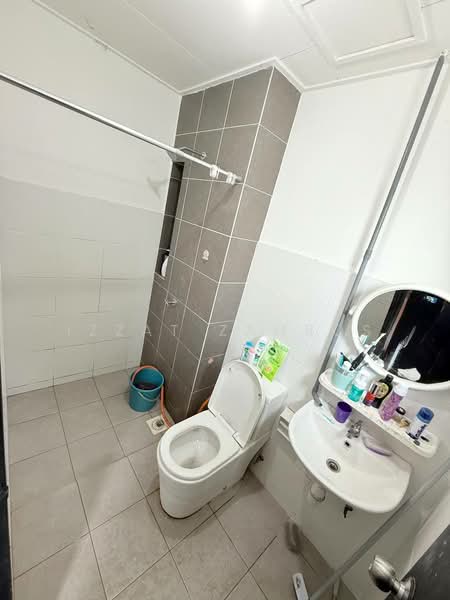 Apartment for Sale at Sutera Bayu Apartment - Izzat Zamros - Bathroom - PropertyGuru.com.my