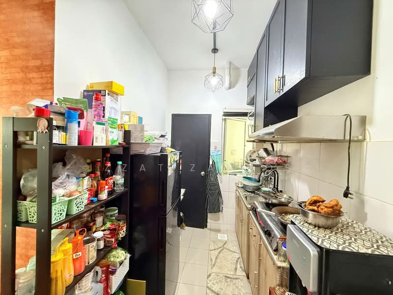 Apartment for Sale at Sutera Bayu Apartment - Izzat Zamros - Kitchen - PropertyGuru.com.my