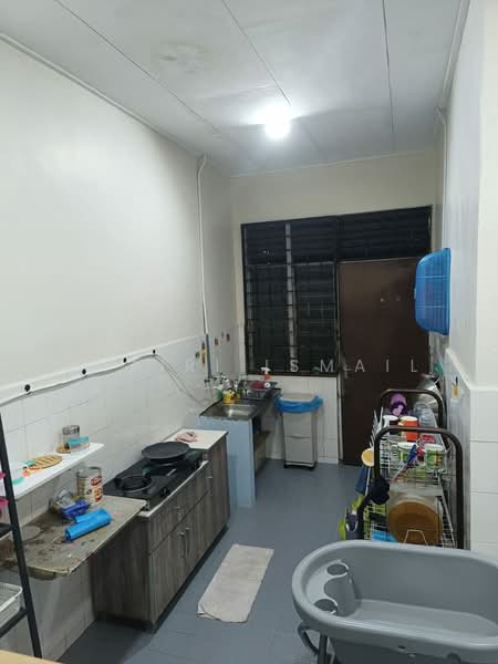 1-storey Terraced House for Sale in Taman Megah Ria (Masai) - Khairi Ismail - Kitchen - PropertyGuru.com.my