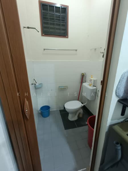 1-storey Terraced House for Sale in Taman Megah Ria (Masai) - Khairi Ismail - Bathroom - PropertyGuru.com.my