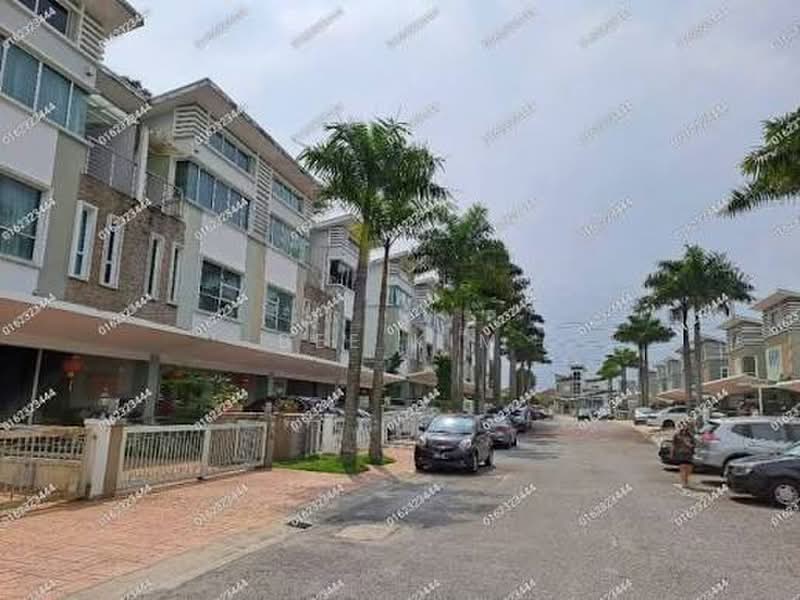 Terraced House for Sale in Seri Kembangan (Selangor) - Bee Kim - Exterior - PropertyGuru.com.my