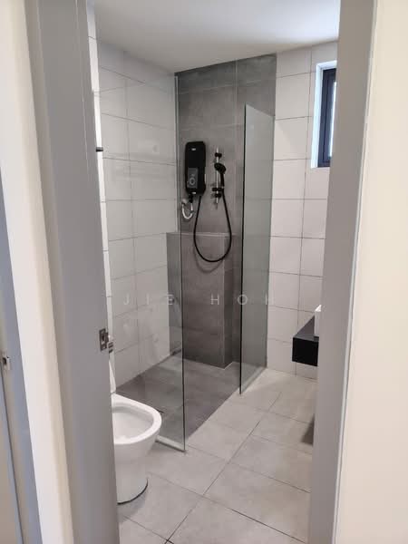 Service Residence for Rent at The Era @ Duta North - Jie Hoh - Bathroom - PropertyGuru.com.my