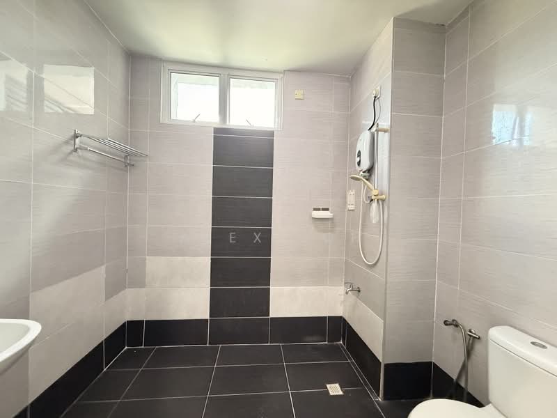 Semi-Detached House for Rent in Taman Bukit Indah (Kuah) - Alex Loh - Bathroom - PropertyGuru.com.my
