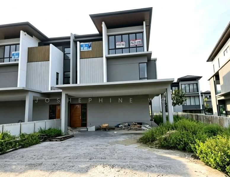 Semi-Detached House for Sale in Kajang (Selangor) - Joshephine Wong - Exterior - PropertyGuru.com.my