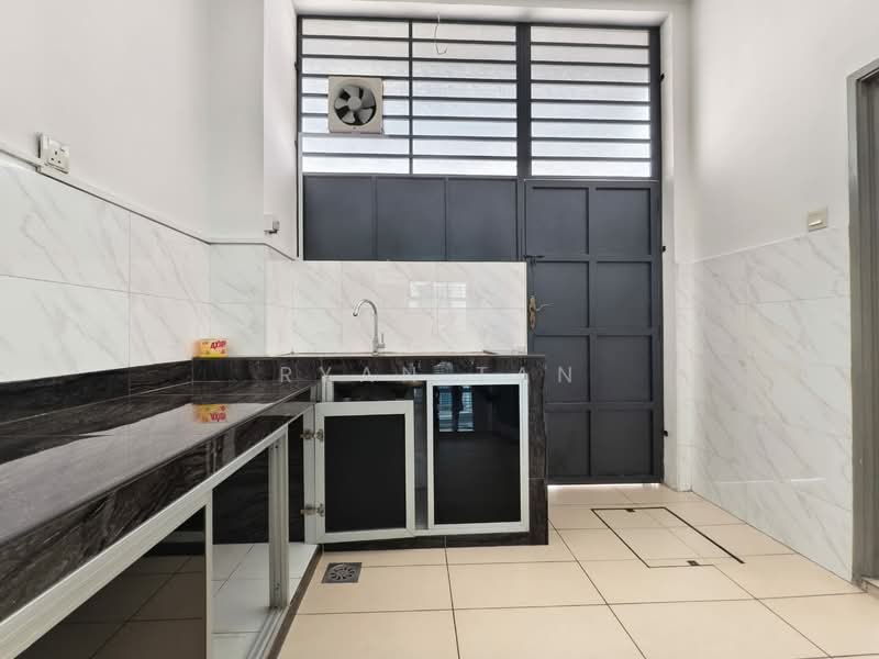 Rumah Teres untuk Dijual di Johor Bahru (Johor) - Ryan Tan - Kitchen - PropertyGuru.com.my