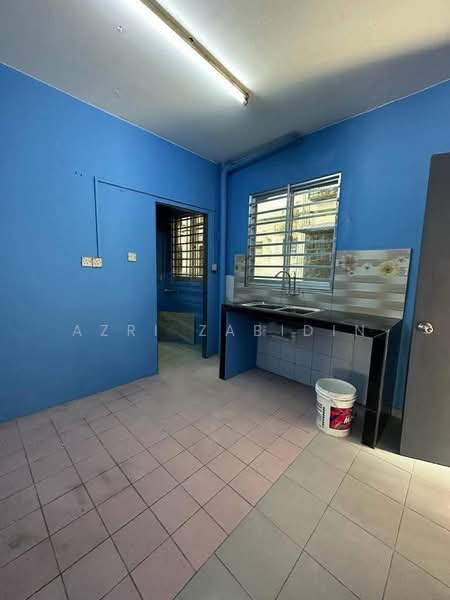 Pangsapuri untuk Dijual di Siantan Apartment - Azri Zabidin - Kitchen - PropertyGuru.com.my