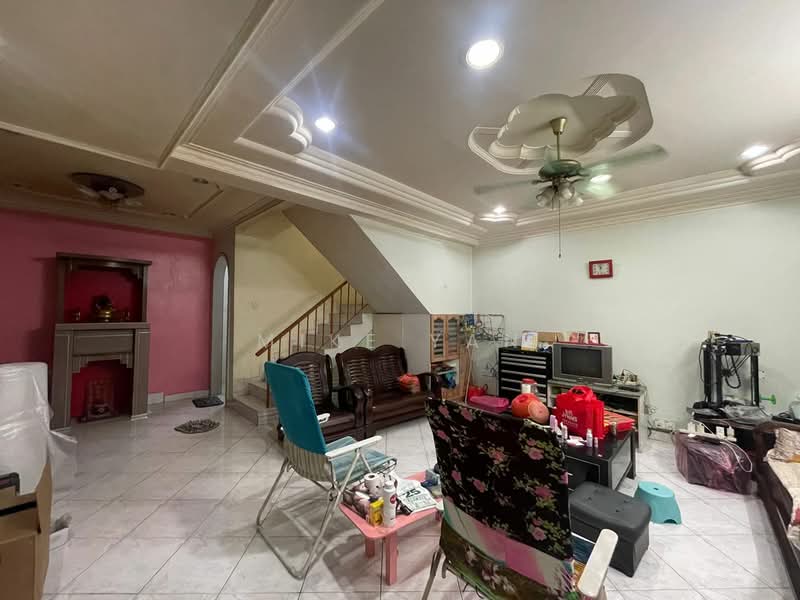 2-storey Terraced House for Sale in Taman Damai Jaya (Cheras) - Mike Yan - Living Room - PropertyGuru.com.my