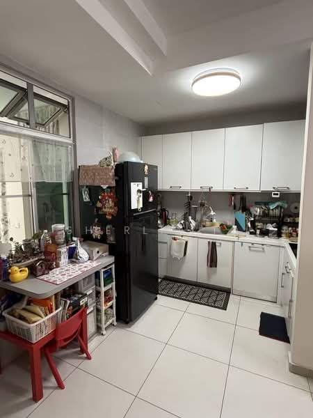 Kondominium untuk Dijual di The Seed Taman Sutera Utama - Sherlin To - Kitchen - PropertyGuru.com.my