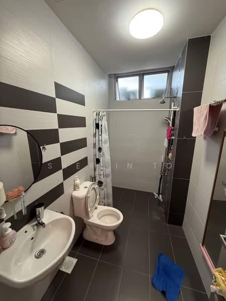 Kondominium untuk Dijual di The Seed Taman Sutera Utama - Sherlin To - Bathroom - PropertyGuru.com.my