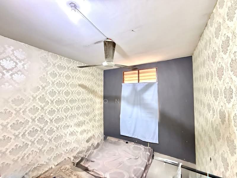 Rumah Flat untuk Dijual di Pangsapuri Seri Perantau - Simon Lee - Bedroom - PropertyGuru.com.my
