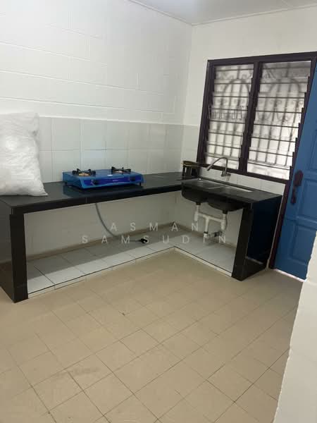 1-storey Terraced House for Rent in Shah Alam (Selangor) - Asman Samsudin - Kitchen - PropertyGuru.com.my