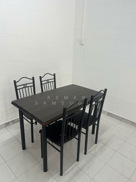 1-storey Terraced House for Rent in Shah Alam (Selangor) - Asman Samsudin - Dining Room - PropertyGuru.com.my
