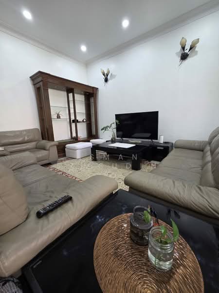 2-storey Terraced House for Rent in Bukit Jelutong (Shah Alam) - Asman Samsudin - Living Room - PropertyGuru.com.my