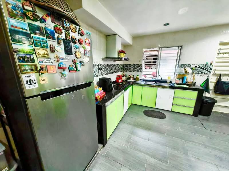 1-storey Terraced House for Sale in Puchong (Selangor) - Hazeman Omar - Kitchen - PropertyGuru.com.my
