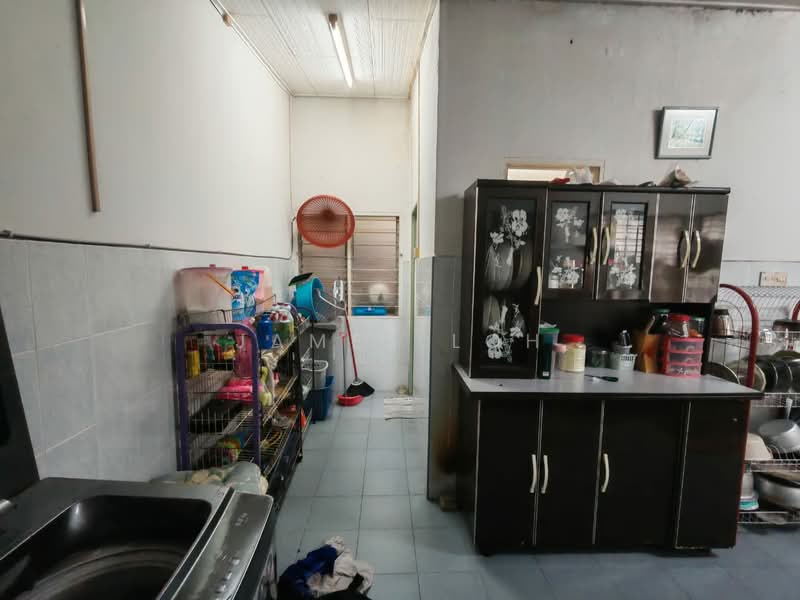 Terraced House for Sale in Taman Pinggiran Senawang (Sungai Gadut) - James Loh - Kitchen - PropertyGuru.com.my