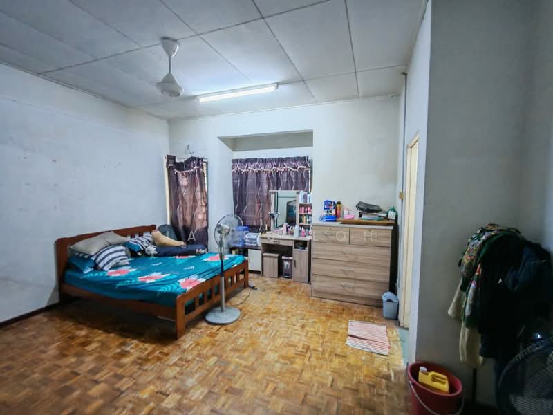 Terraced House for Sale in Taman Pinggiran Senawang (Sungai Gadut) - James Loh - Bedroom - PropertyGuru.com.my
