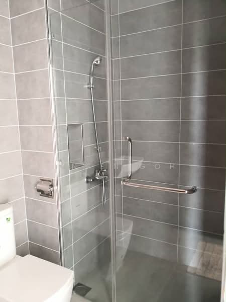 Service Residence for Sale at Paragon Residences @ Straits View - Jensen Goh - Bathroom - PropertyGuru.com.my