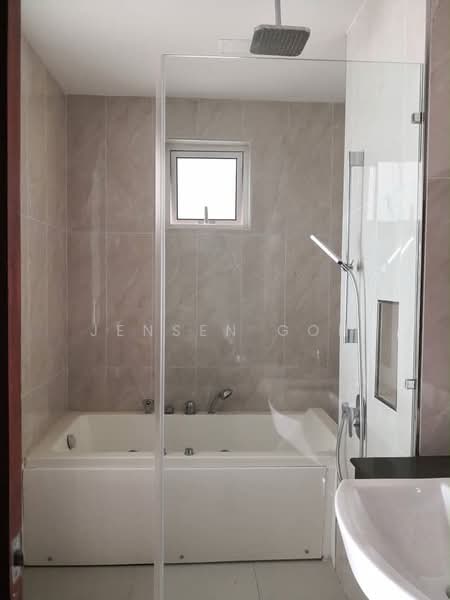 Service Residence for Sale at Paragon Residences @ Straits View - Jensen Goh - Bathroom - PropertyGuru.com.my