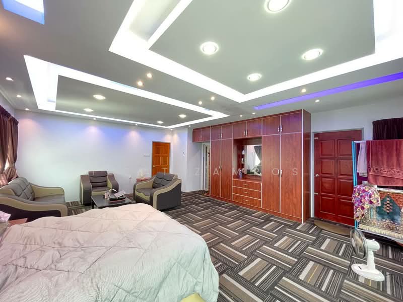 2.5-storey Terraced House for Sale in Puncak Alam (Selangor) - Izzat Zamros - PropertyGuru.com.my
