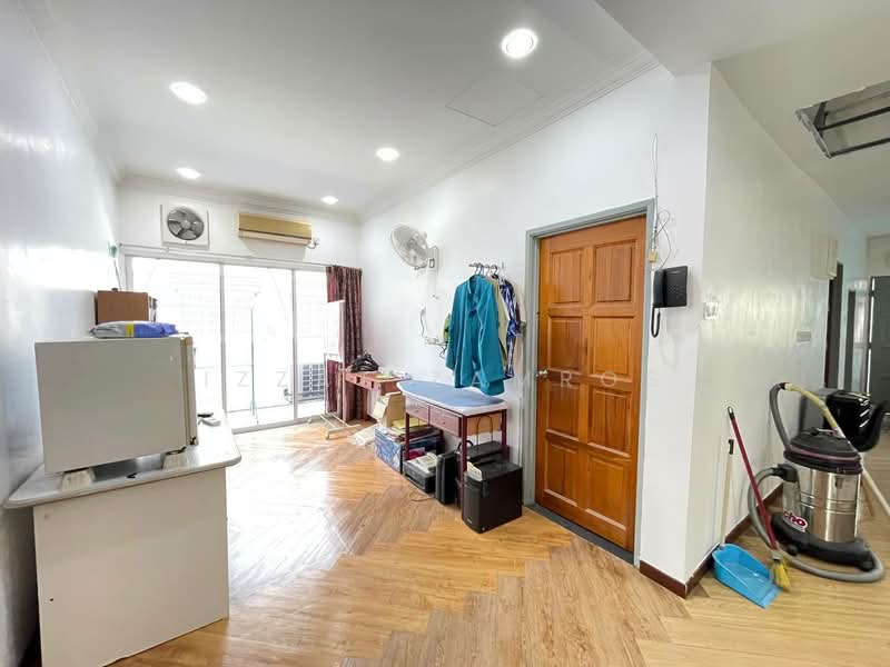 2.5-storey Terraced House for Sale in Puncak Alam (Selangor) - Izzat Zamros - PropertyGuru.com.my