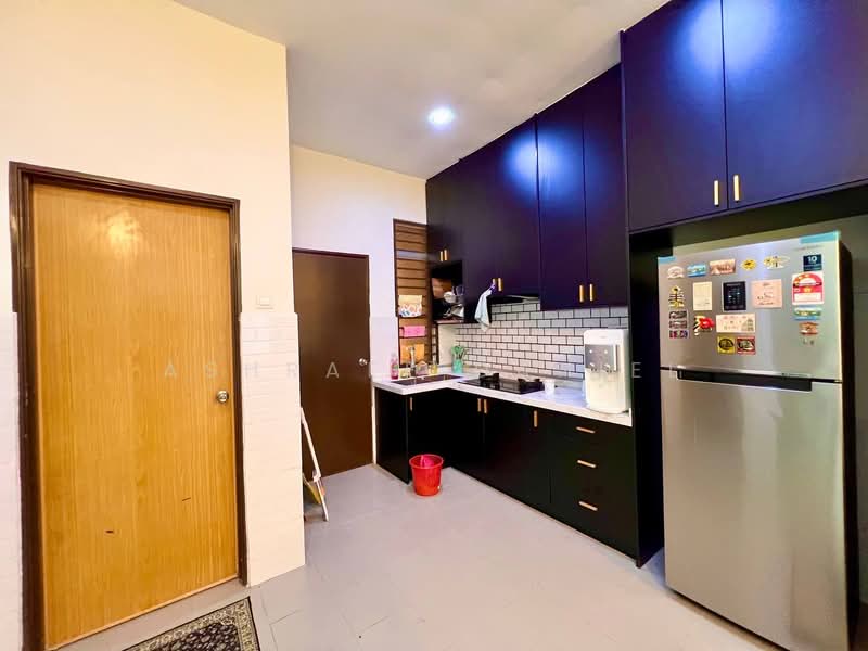 Semi-Detached House for Sale in Taman Desa Kencana (Kapar) - Ashraff Daniel - Kitchen - PropertyGuru.com.my
