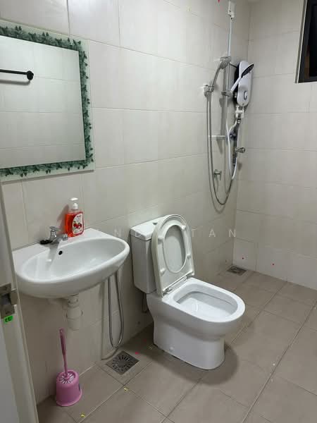 Servis Apartment untuk Disewa di Sensory Residence @ Southville City - Candy Tan - Bathroom - PropertyGuru.com.my