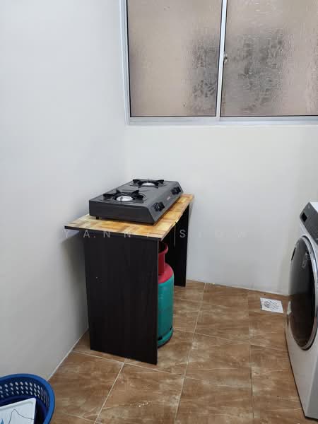 Kondominium untuk Disewa di Platinum Lake PV 15 - Yanny Siow - Kitchen - PropertyGuru.com.my