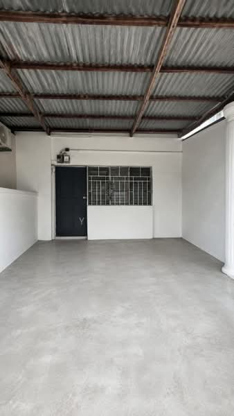 Rumah Teres 2 Tingkat untuk Dijual di Seksyen 17 (Shah Alam) - Yus . - Entrance - PropertyGuru.com.my