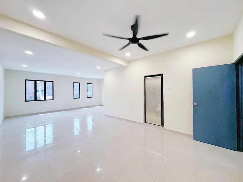 Rumah Teres 2 Tingkat untuk Dijual di Permas Jaya (Johor) - Gordon Chai - Living Room - PropertyGuru.com.my