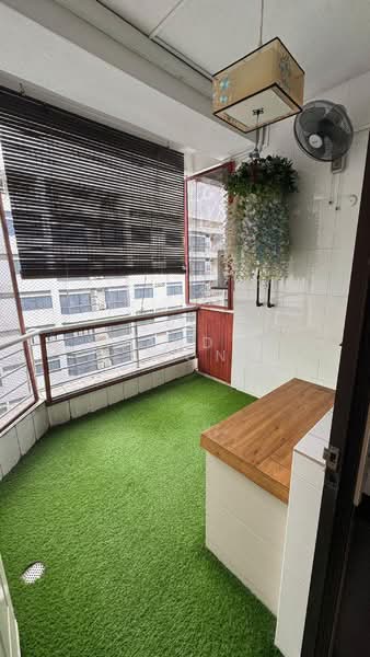 Servis Apartment untuk Dijual di Fahrenheit 88 (KL Plaza Suites) - Candy Soon - Balcony - PropertyGuru.com.my