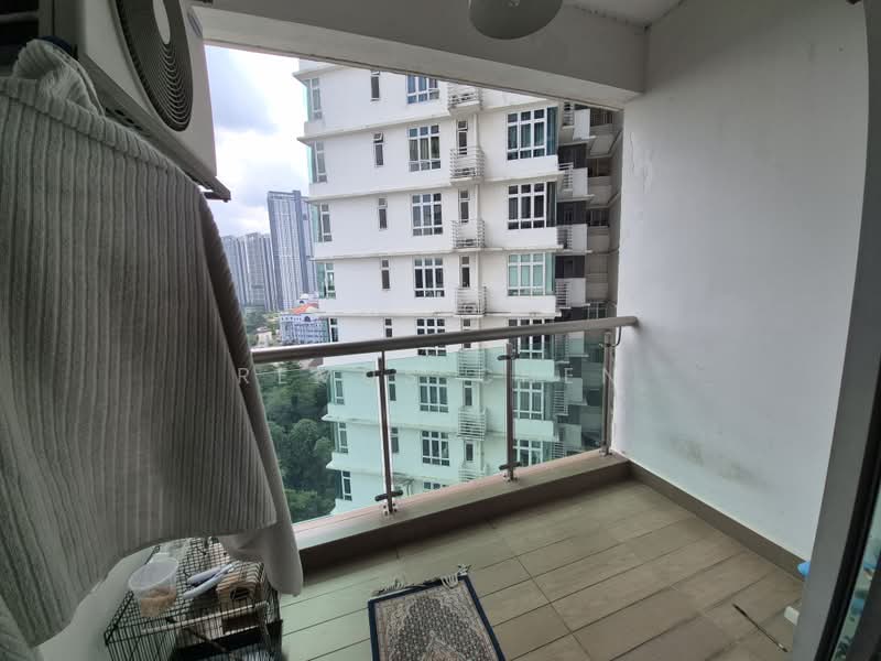 Kondominium untuk Dijual di Sri Putramas III / Royal Regent - Remus Chen - Balcony - PropertyGuru.com.my