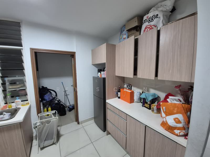 Kondominium untuk Dijual di Sri Putramas III / Royal Regent - Remus Chen - Kitchen - PropertyGuru.com.my