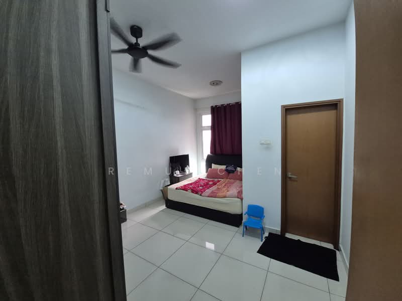 Kondominium untuk Dijual di Sri Putramas III / Royal Regent - Remus Chen - Bedroom - PropertyGuru.com.my