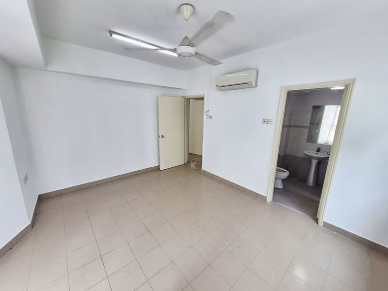 Condominium for Sale at Villa Scott - Prem Kumar - Bathroom - PropertyGuru.com.my
