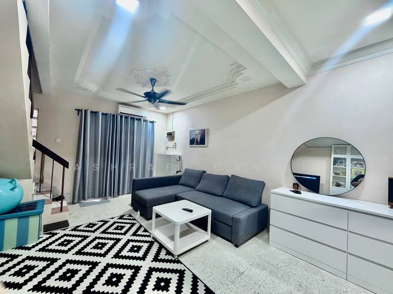 2-storey Terraced House for Sale in Batu Caves (Selangor) - Ashraff Daniel - Living Room - PropertyGuru.com.my