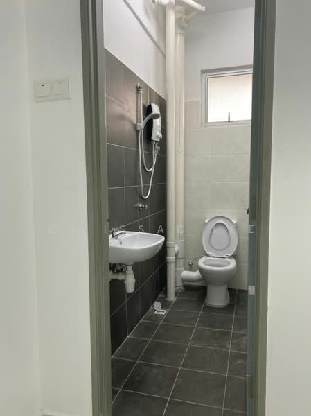 Pangsapuri untuk Dijual di The Rise Collection 3 - Cy Issac Lee - Bathroom - PropertyGuru.com.my