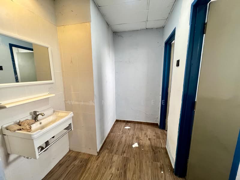 Kilang untuk Disewa di Shah Alam (Selangor) - Winnie Lee - Bathroom - PropertyGuru.com.my