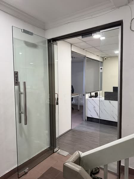 Shop / Office for Rent in Bandar Sri Damansara (Selangor) - Jeffrey Cheah - Entrance - PropertyGuru.com.my