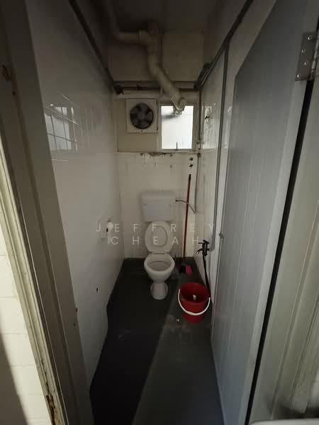 Shop / Office for Rent in Bandar Sri Damansara (Selangor) - Jeffrey Cheah - Bathroom - PropertyGuru.com.my