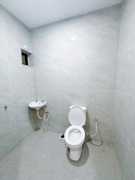 Rumah Teres 2 Tingkat untuk Dijual di Taman Sentosa (Johor Bahru) - Gordon Chai - Bathroom - PropertyGuru.com.my
